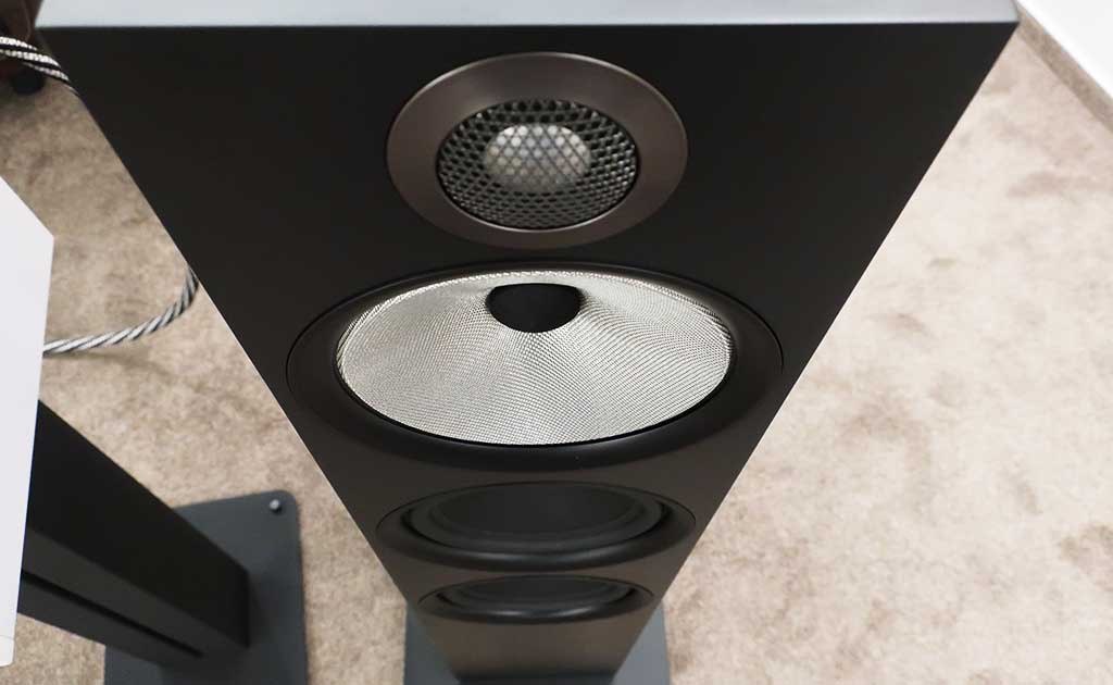 Bowers 603. Колонки Bowers Wilkins 603 сколько ом ВЧ динамик. Bowers Wilkins 603 фото в интерьере.